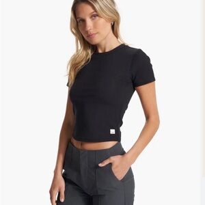 Vuori Black Pose Fitted T-Shirt